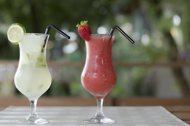 drinks cocktail-1869860 640.jpg